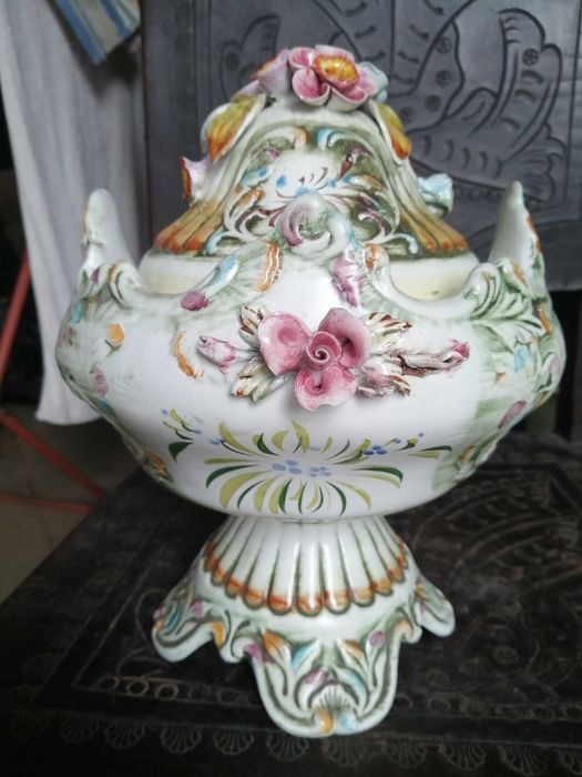 boleira antiga , porcelana capidimonte italia
