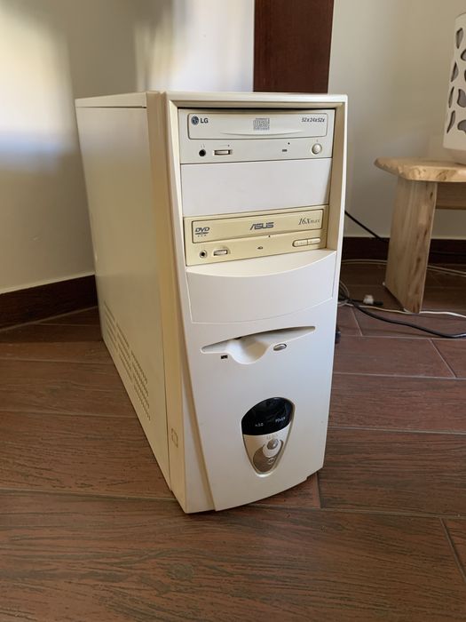 Retro PC.  AMD Athlon 1800+, GeForce FX5500 256MB