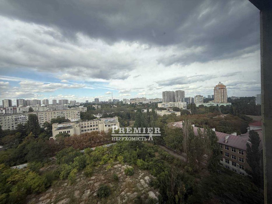 1-кімнатна 51 м² у ЖК Modern, спальня, кухня-вітальня та бізнес-клас біля Фонтану