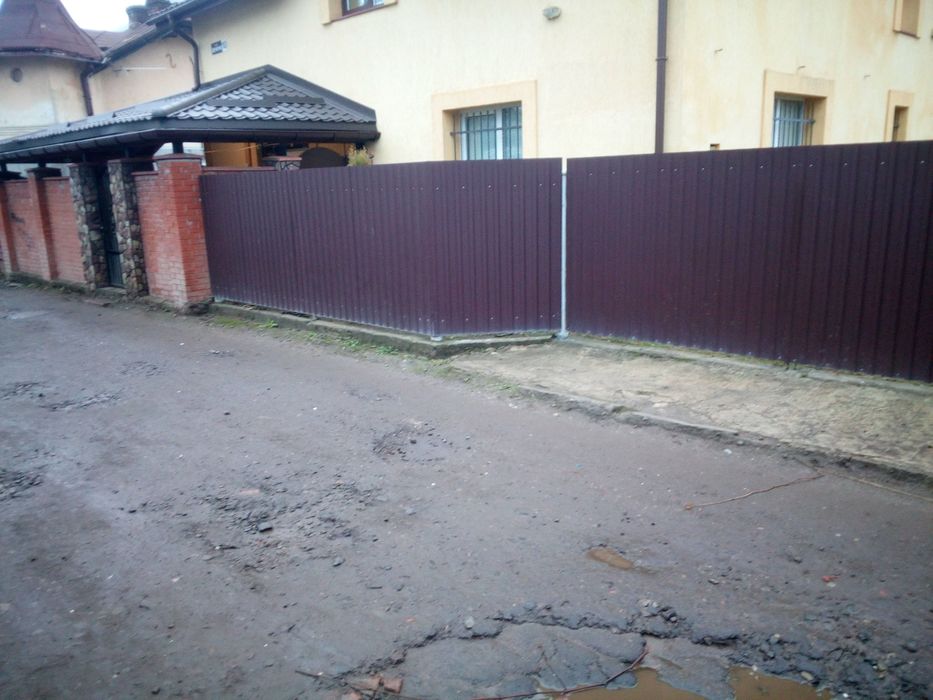 Частина особняка подобово у Львові.