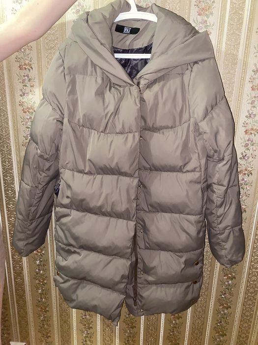 Зимовий пуховик.