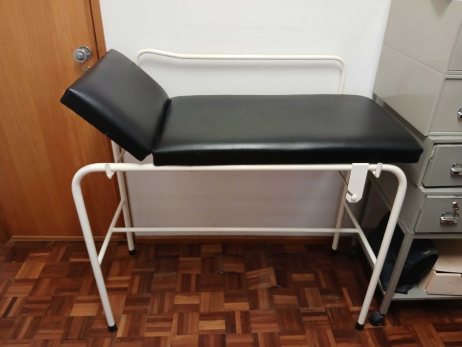 Marquesa Pediatrica - Cabeceira regulável - Medico / Clinico