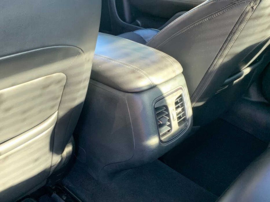 Chrysler 200 S      2015