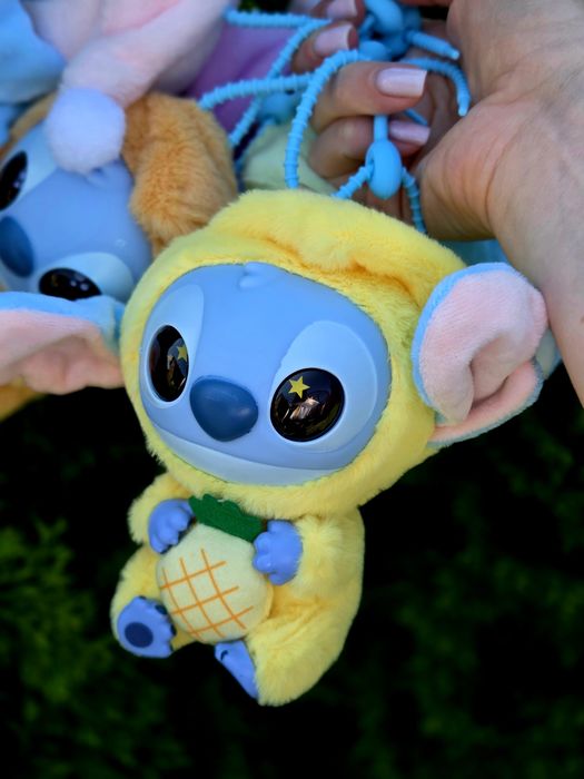 Стіч Stich сюрприз, мʼяка трендова іграшка брелок Стіч, Disney, ОПТ