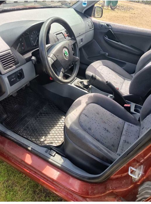 Skoda Fabia  1 ceglana  1,4 MPI 2002