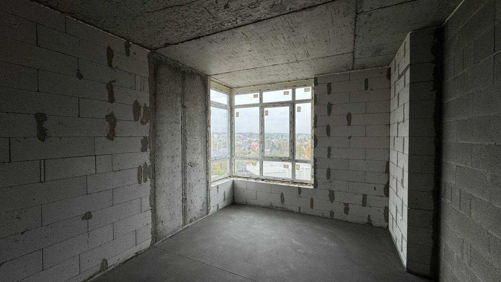 Простір для життя: Велика 2-к квартира в малоповерховому будинку