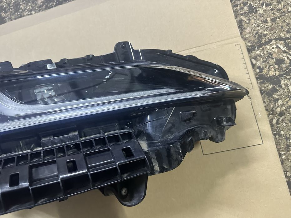 Фари toyota Venza 2020-2026 оригінал