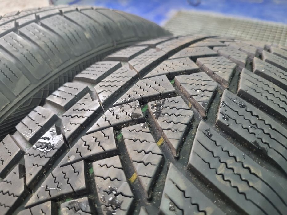 Ładne opony Zima Continental 215/70R16 Movano Sportage Captiva Tucson