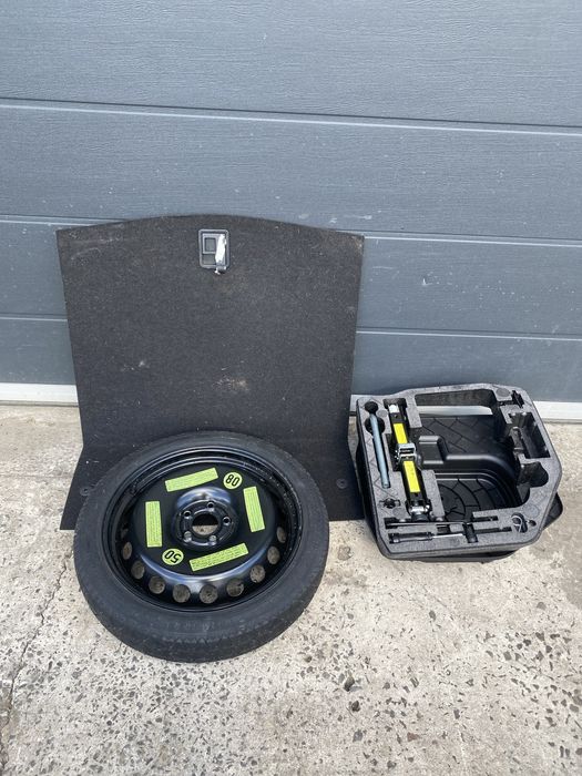 Набір у багажник audi a4b8 b9 a5 q58r 80a докатка домкрат ауді а4 b8