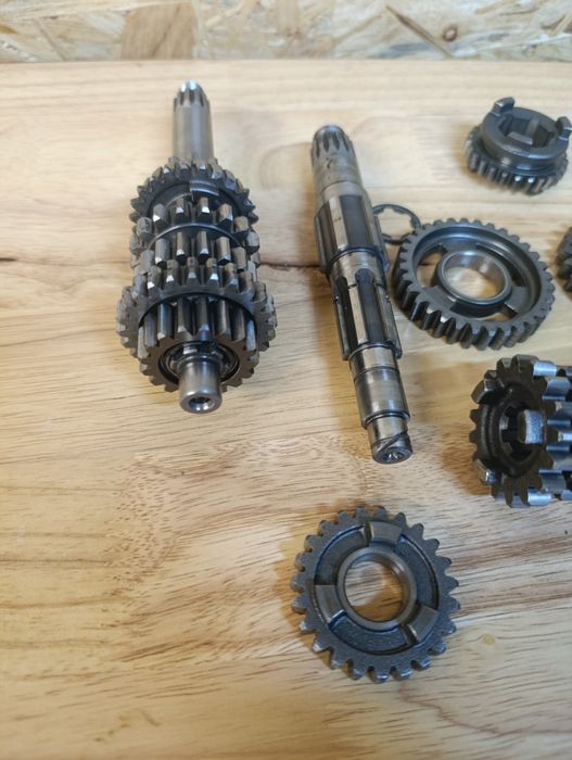 Skrzynia yz 85 tryby wałki części 02- 18 rok