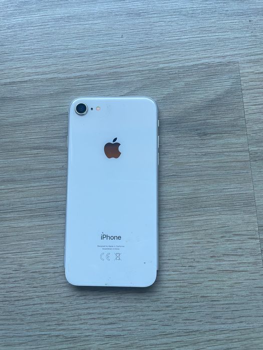 IPhone 8 com ecrã partido