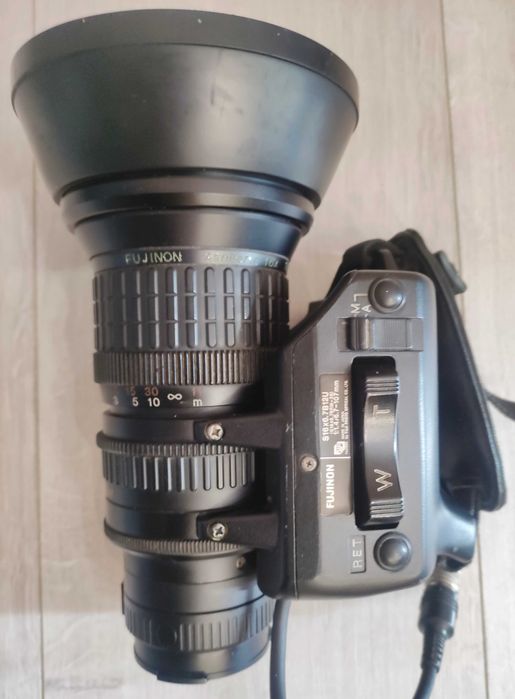 Продам JVC GY-X2B видеокамера S-VHS Pro Телевизионная с обьективом Fujinon S16x6,7B12U