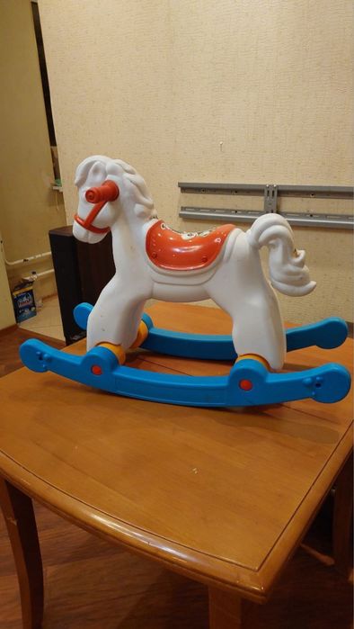 Дитячі іграшки на фото