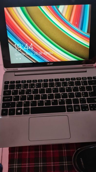 Vendo portatla trabalhar