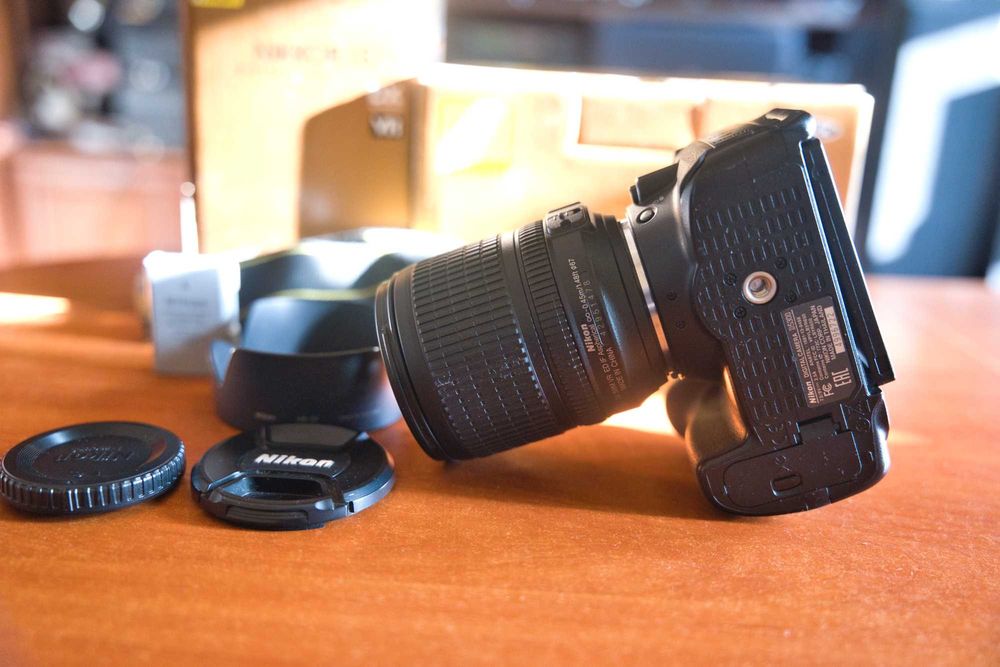 Lustrzanka Nikon D5300 korpus + obiektyw 18-105