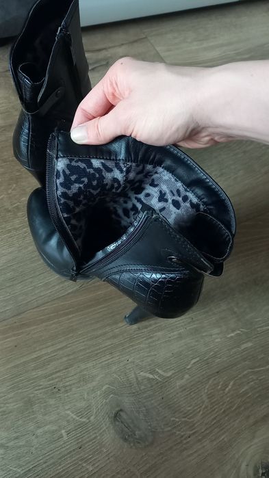 Botki na obcasie zamszowe  i skorzane 38