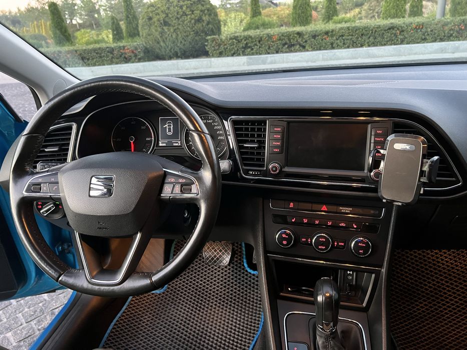 Автомобіль SEAT Leon 2015 року
