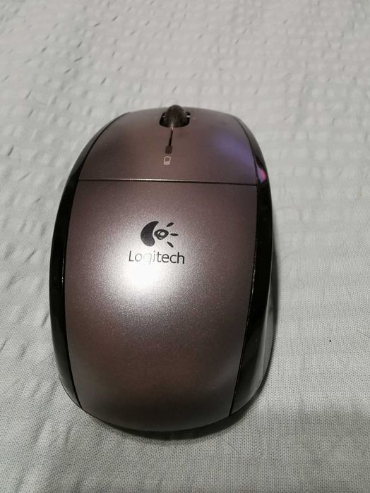 Rato optico da marca Logitech sem fio