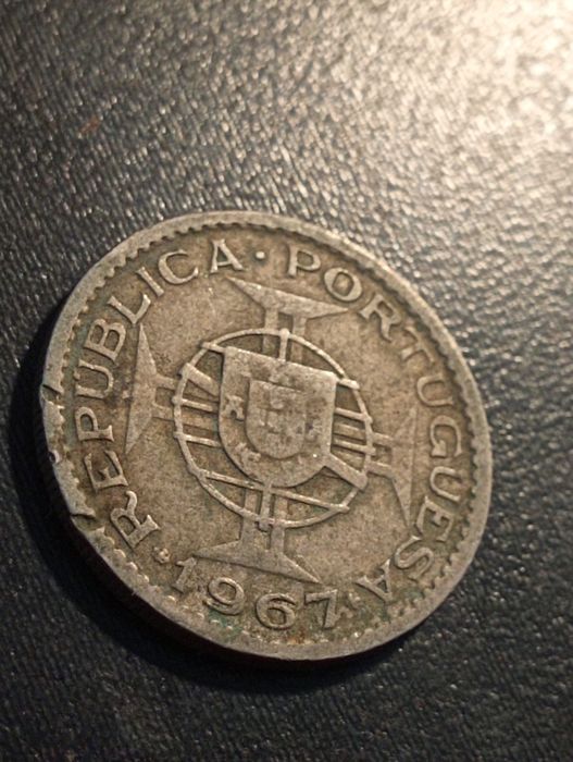 moeda de 2,5 escudos - Angola	1967	-Cupro Niquel - Bela MBC+*