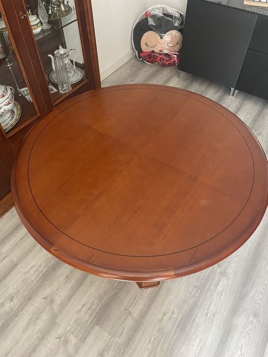 Mesa com cadeiras