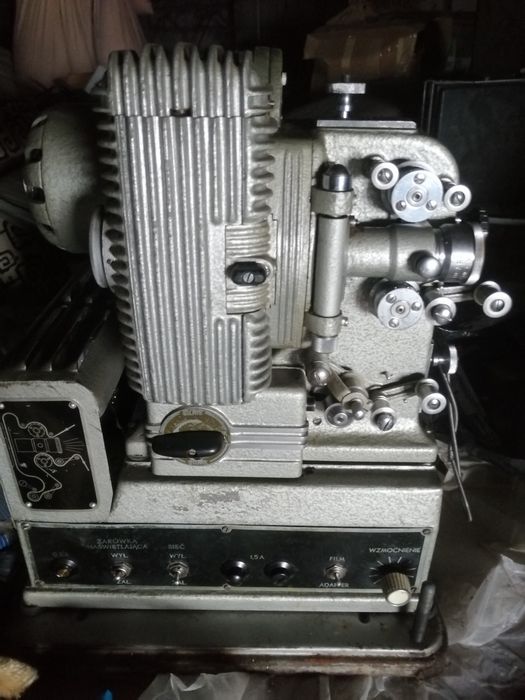 Projektor kinowy 1955 r produkcji