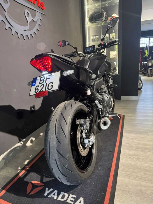 YAMAHA MT07 DE 2023