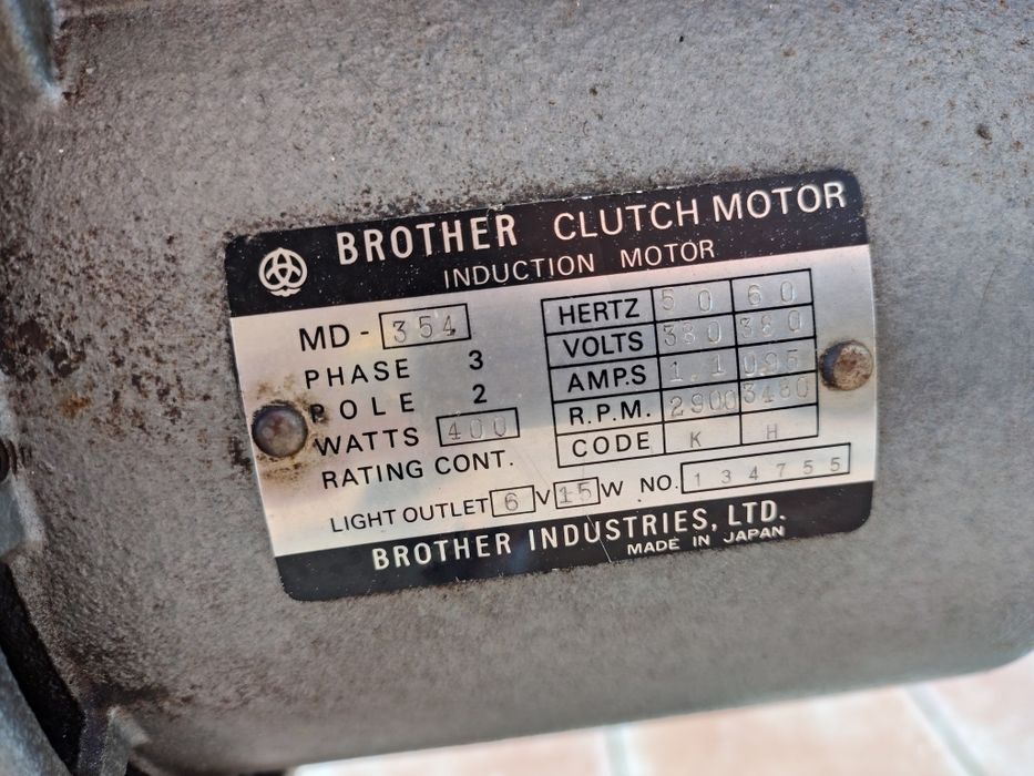 Maquina costura corte e cose Brother EF4-B531