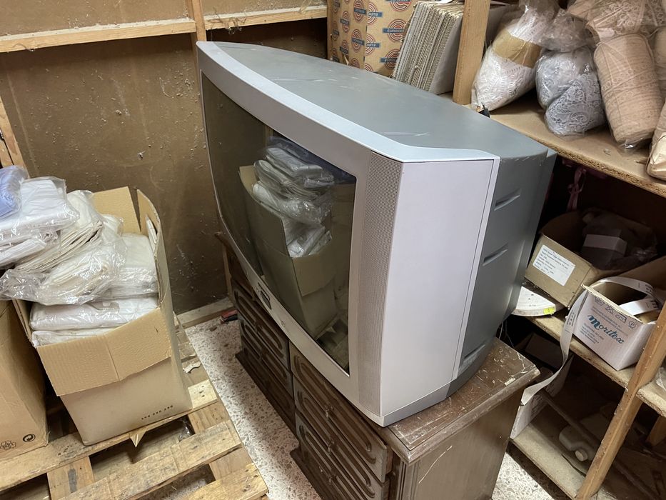 Televisao modelo caixote
