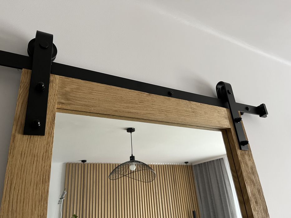 Lustro ścienne na szynie loft drewniana rama