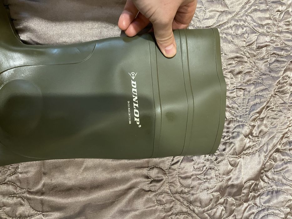 Продам резиновые сапоги Dunlop 43 размера в отличном состоянии