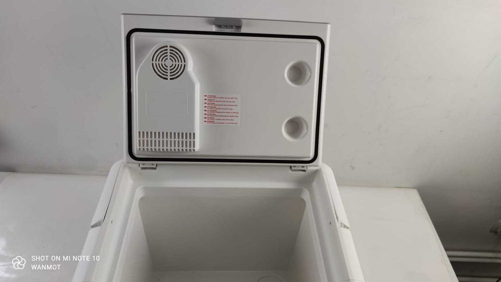 Lodówka turystyczna samochodowa 230/24V 30 litrów