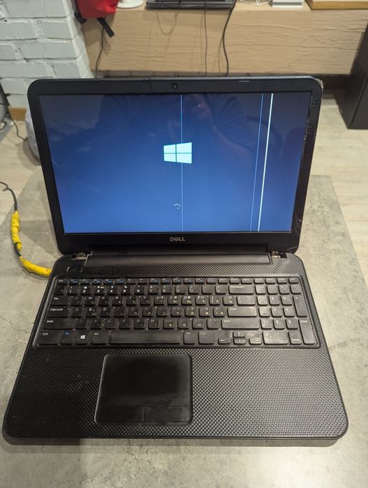 Ноутбук Dell 3520 Intel Pentium 8GB DDR3 500GB HDD
