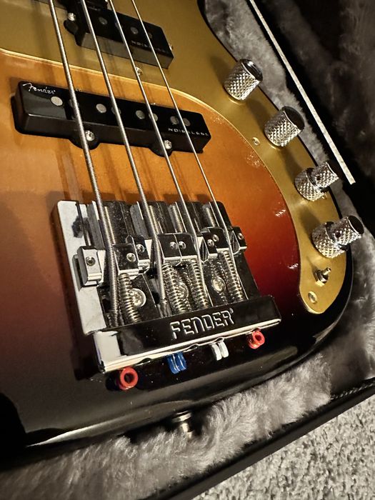 Baixo Fender American Ultra II Precision MN Ultraburst (USA)