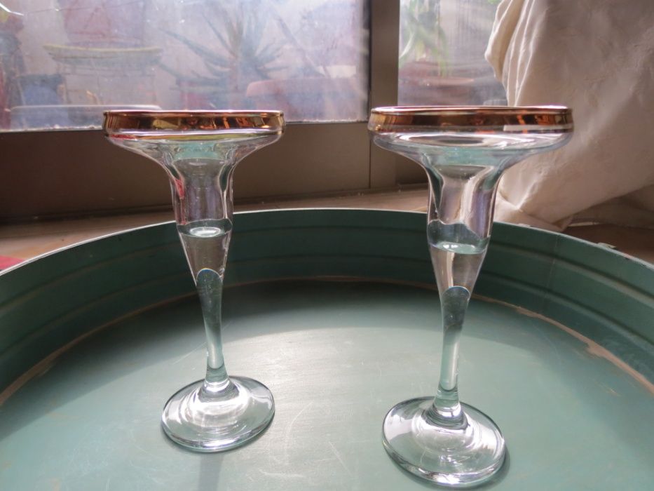 Par de castiçais em vidro italiano