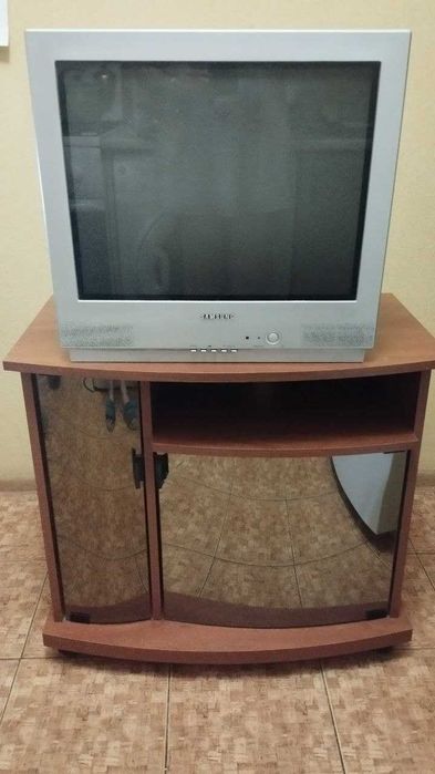 Терміново телевізор SAMSUNG+тумба