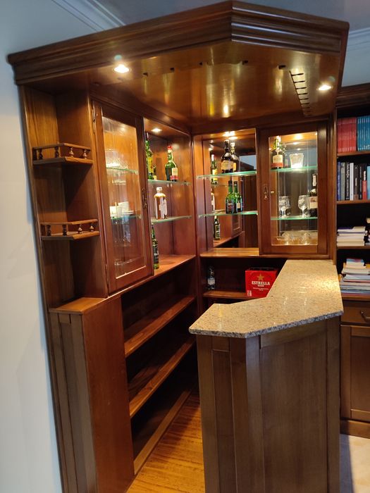 Móvel bar canto em madeira  ( negociável)