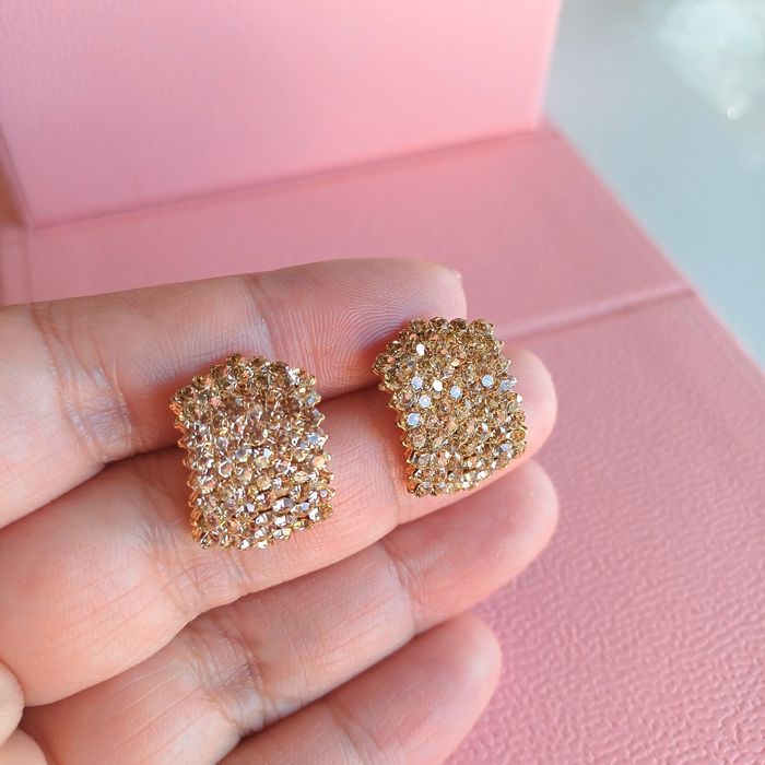 Brinco elegante topázio Swarovski banhado a ouro
