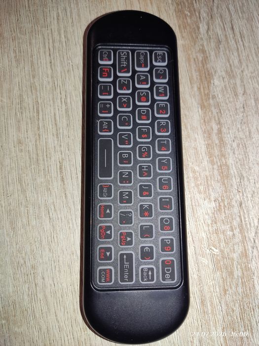 Pilot Bluetooth z podświetlaną klawiaturą