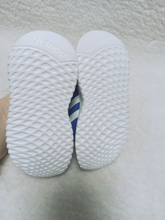 Оригінал ADIDAS 23 розмір, устілка 14.5 см, кросівки для хлопчика