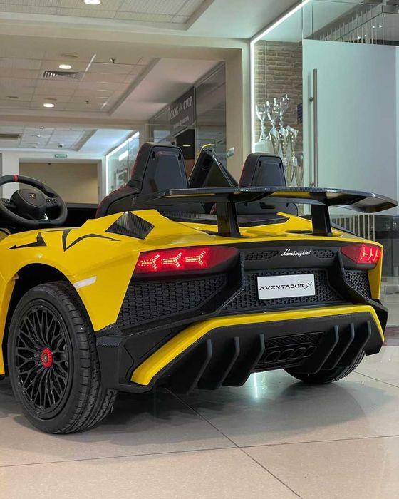 Ogromne autko LAMBORGHINI SV A8803 żółty dla dzieci