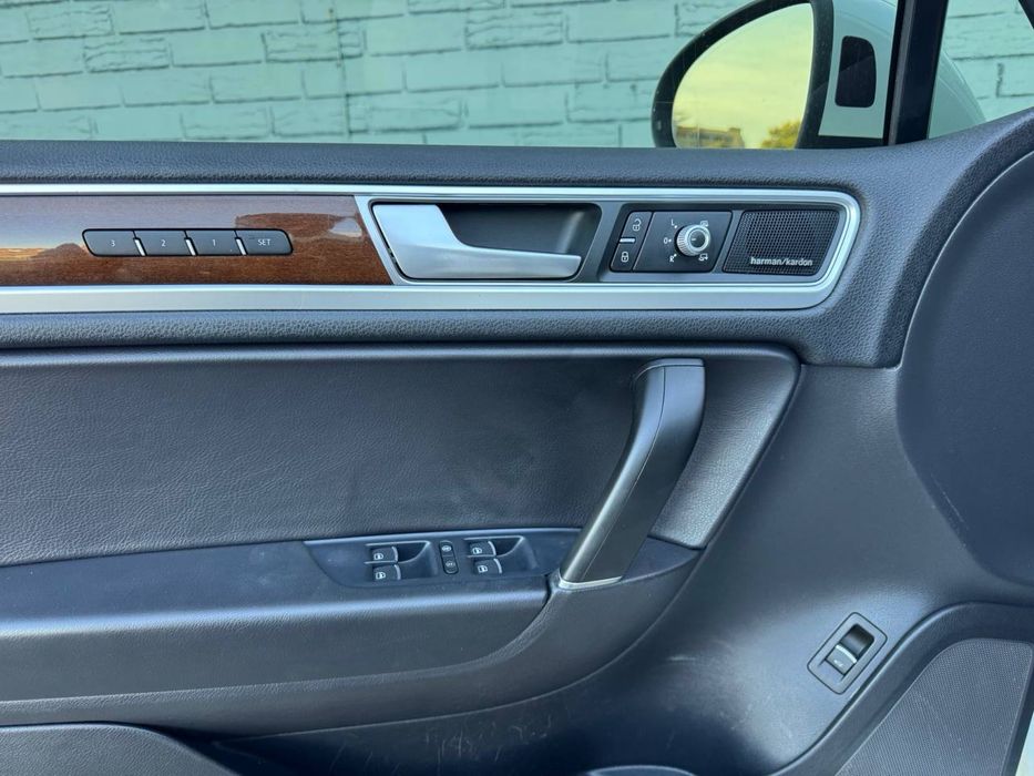 Volkswagen Touareg Car Invest Ukraine Лізинг