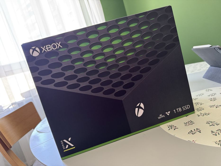 Ігрова приставка Microsoft Xbox Series X 1TB консоль