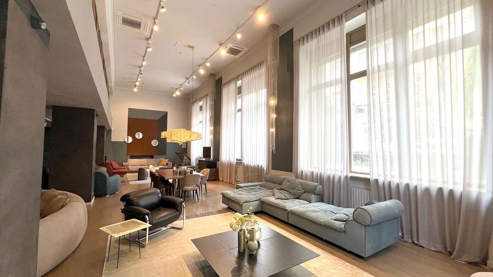 Преміальне приміщення 295,7 м² | Стелі до 5,56 м | Дизайнерський ремонт | Печерськ
