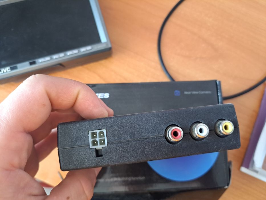 Автомобільний монітор JVC