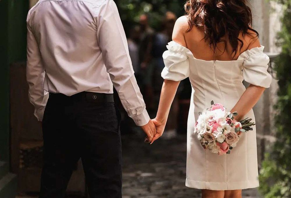 Продам сукню весільну