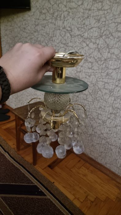 Люстра на одну лампу
