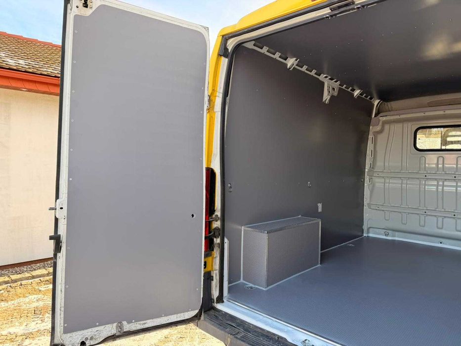 Citroen Jumper L2H2 --- Zabudowa auta dostawczego z laminatu --- KNAUTECH