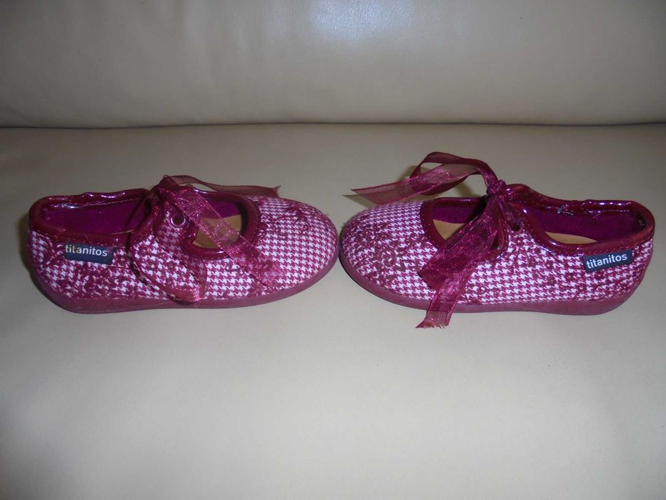 sapatos de menina da marca TITANITOS