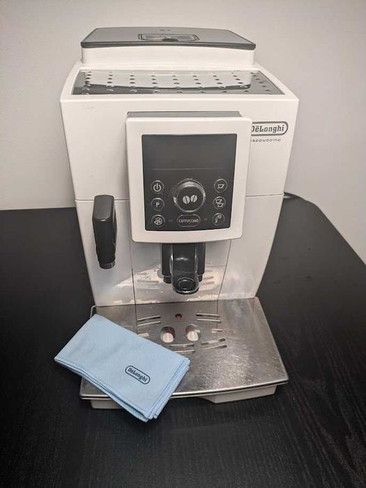 Máquina de Café automática DELONGHI Magnifica Cappuccino ECAM23.460.W