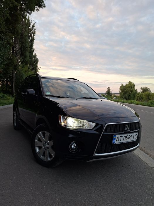 Mitsubishi Outlander XL